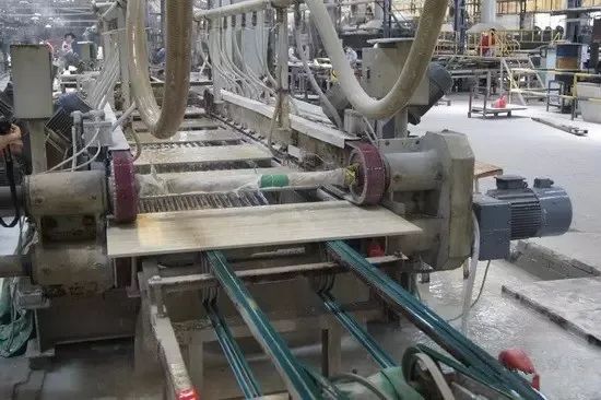 陶瓷廠異味大、被投訴，潔匠現(xiàn)場抽取廢氣做檢測、研制有效除臭劑！