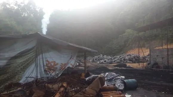 廢舊輪胎煉油廢氣污染，車間惡臭問題可利用潔匠凈化除臭劑解決.jpg