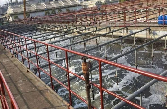 化工廠污水、污泥“臭氣熏天”遭投訴，該如何解決？